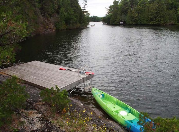 Seeley’s Bay Un trésor de village au milieu des milles lacs